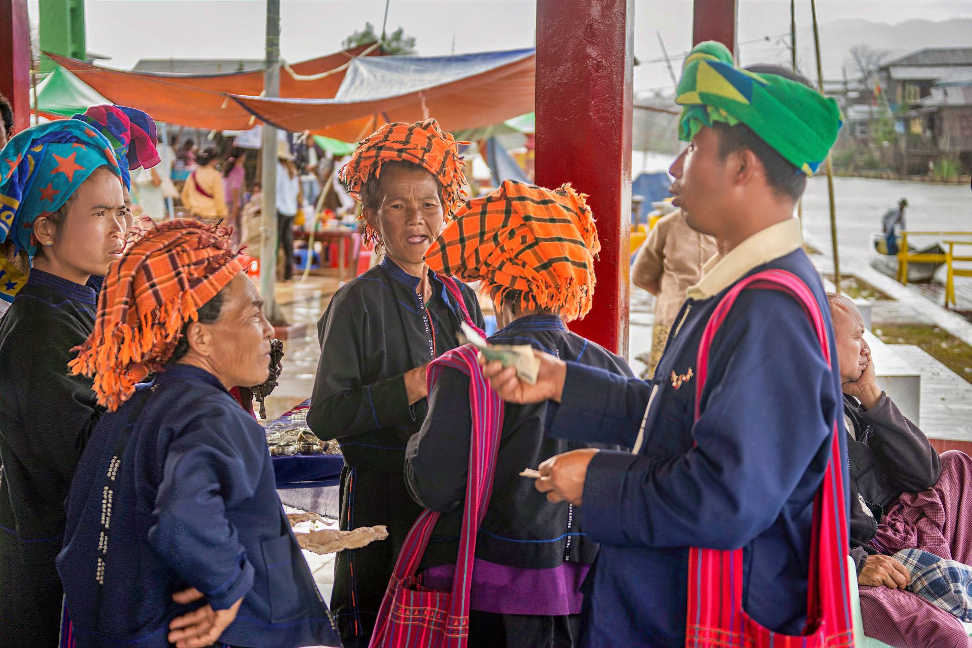 Angehörige des Pao-Volkes